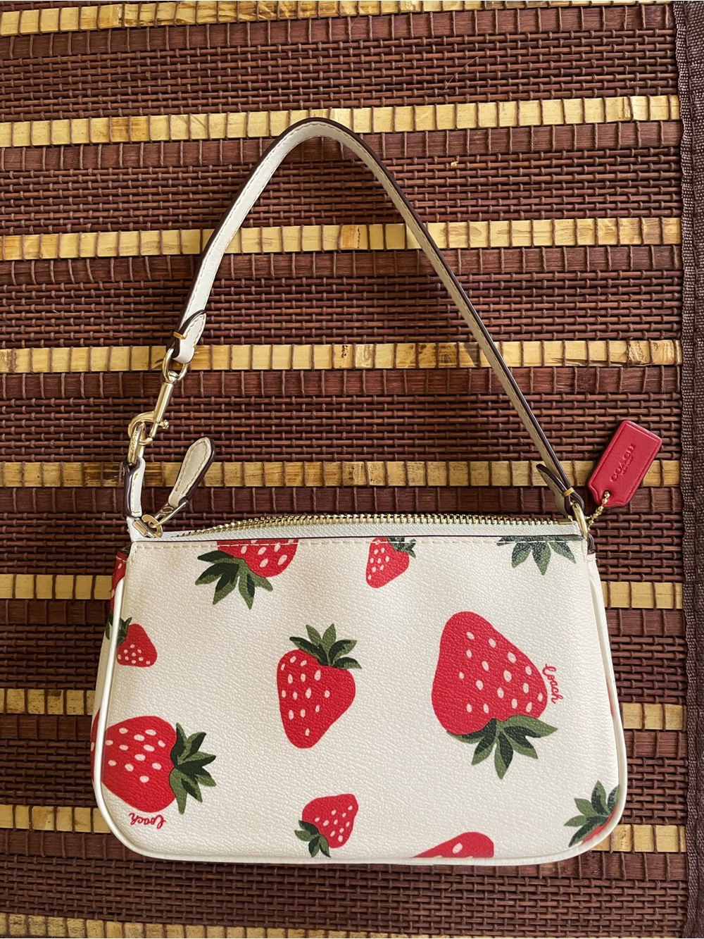 White Coach Nolita 19 Strawberry Print Shoulder Bag & Matching Wallet - Picture 2 of 11